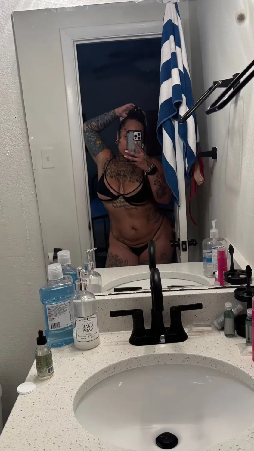 Story by Violet Flore